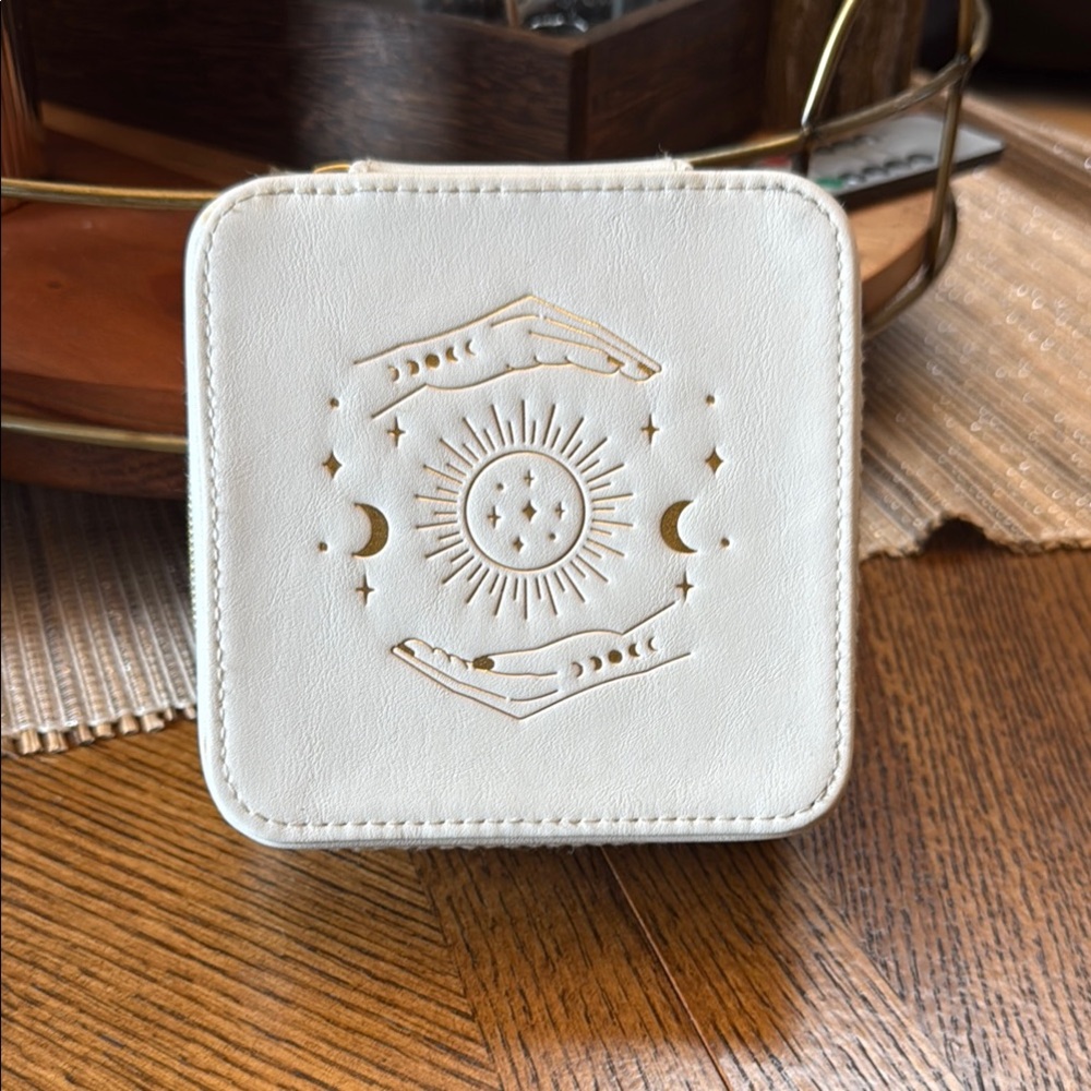 Travel Jewelry holder, white